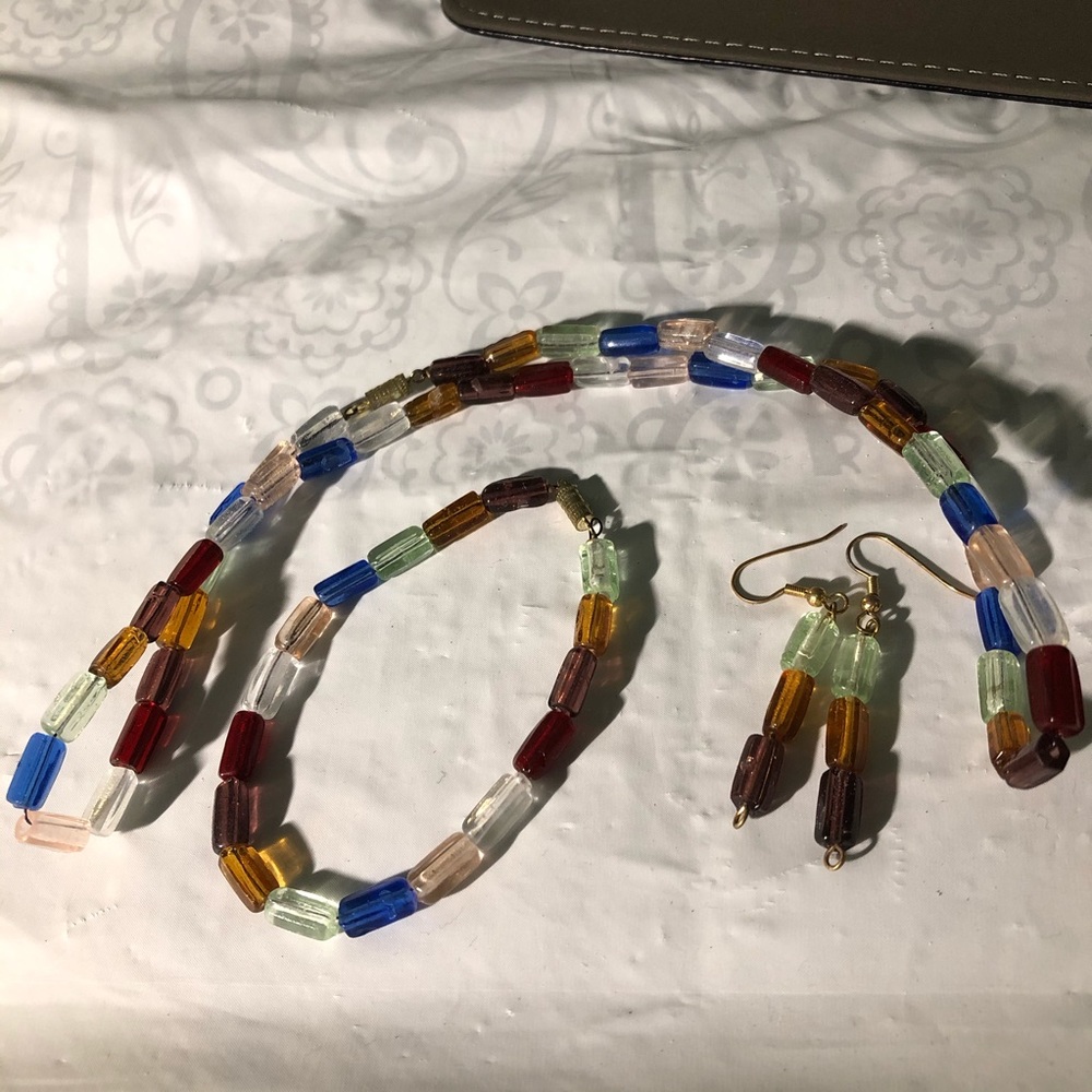 Handmade-colourful-necklace-bracelet-earrings